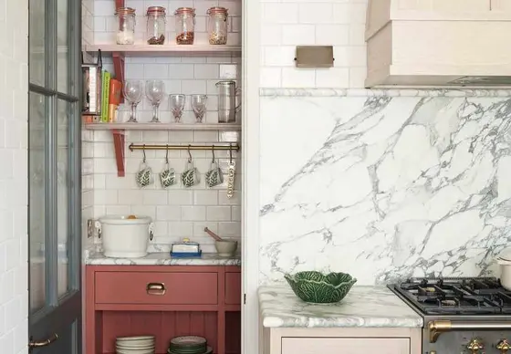 5 Essential Tips to Revamp Your Pantry from Chaos to Calm