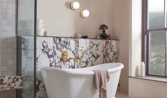 Remove Hard Water Stains on Glass: 6 Simple Solutions