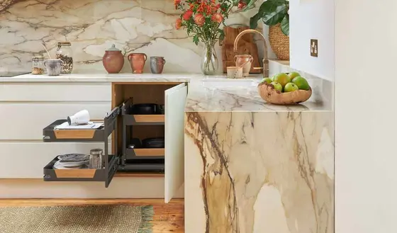8 Essential Tips for Organizing Corner Cabinets in Any Kitchen