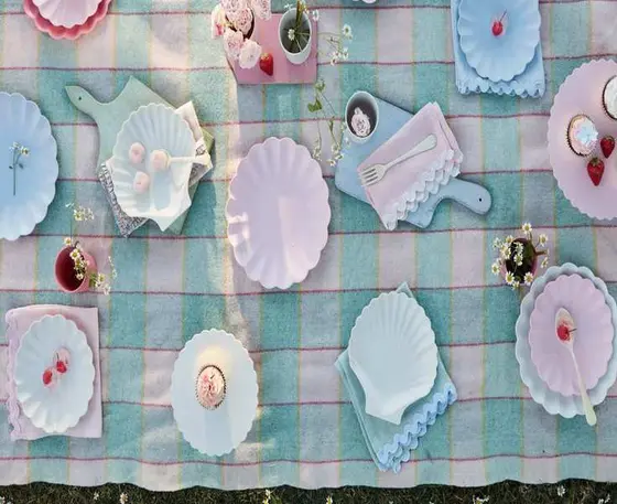 Discover Stylish and Durable Outdoor Tableware for Summer Gatherings