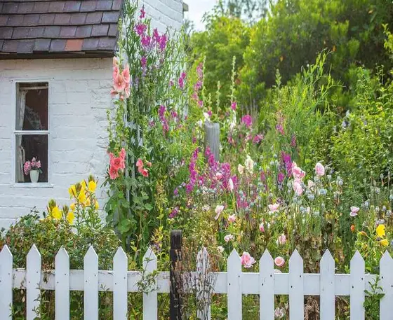 Essential Garden Tasks to Tackle Before Your Vacation