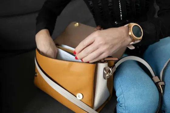 Essential Handbags Every Woman Should Have in Her Collection