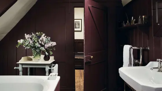 This $1.29 Shaving Foam Hack Transformed My Mirrors: Here's How