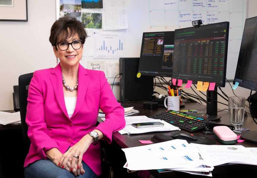 Empower Your Financial Future: Invest Like a Woman