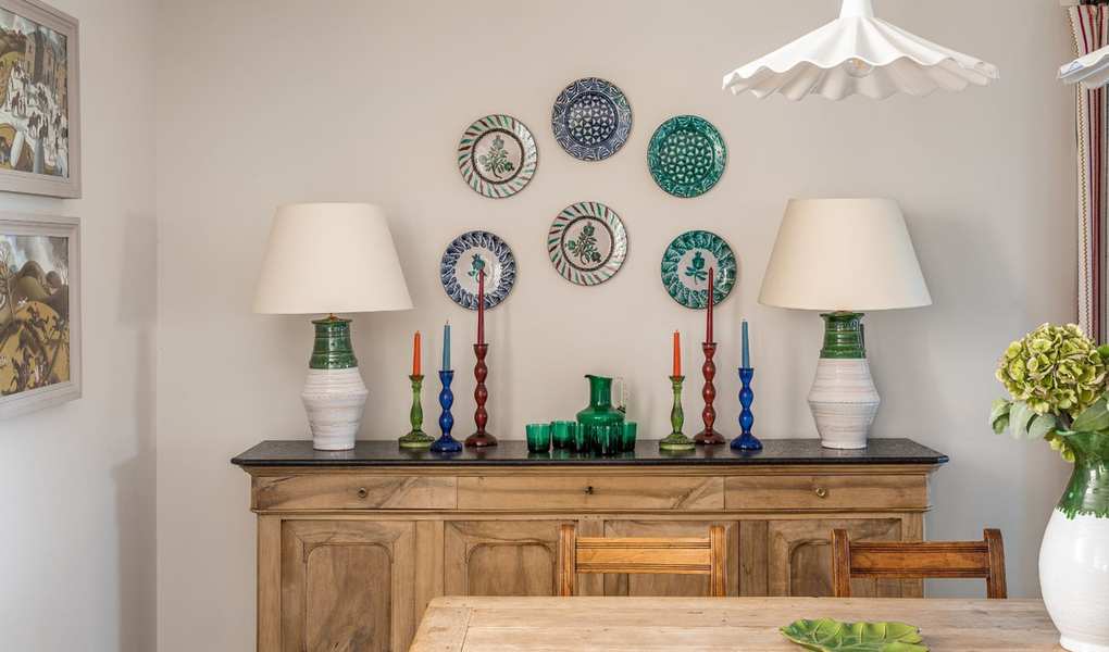 6 Creative Ways to Showcase Vintage Ceramics in Your Home