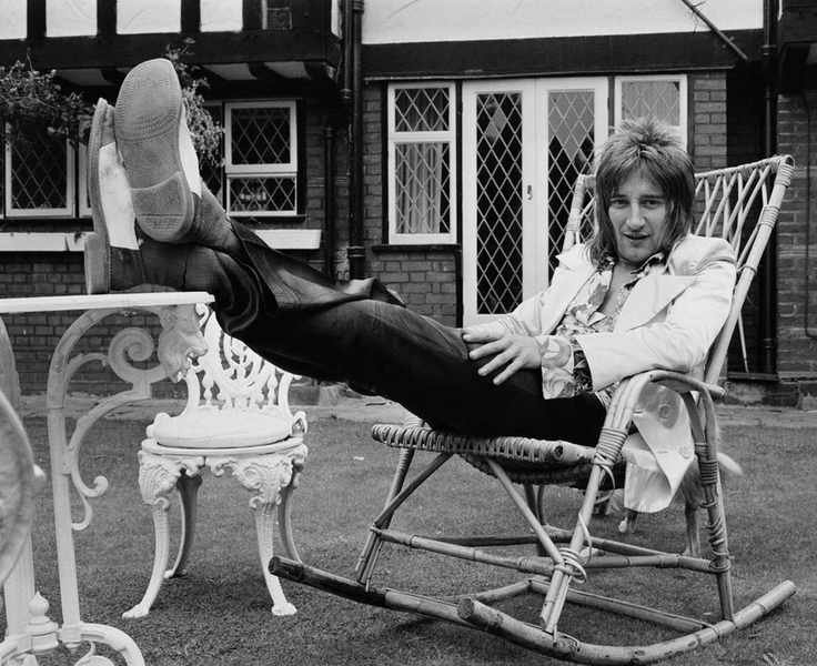 rod stewart in his 70s garden