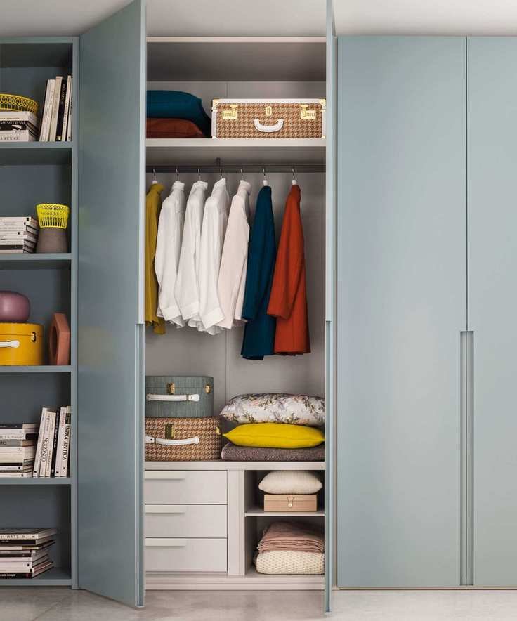 closet with hanging space and shelves