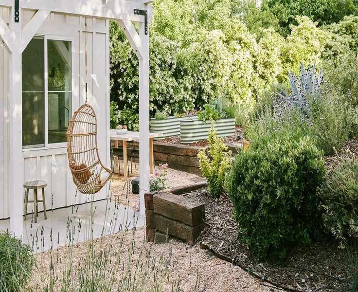 Sustainable Garden Landscaping: 5 Expert Tips for Eco-Friendly Spaces