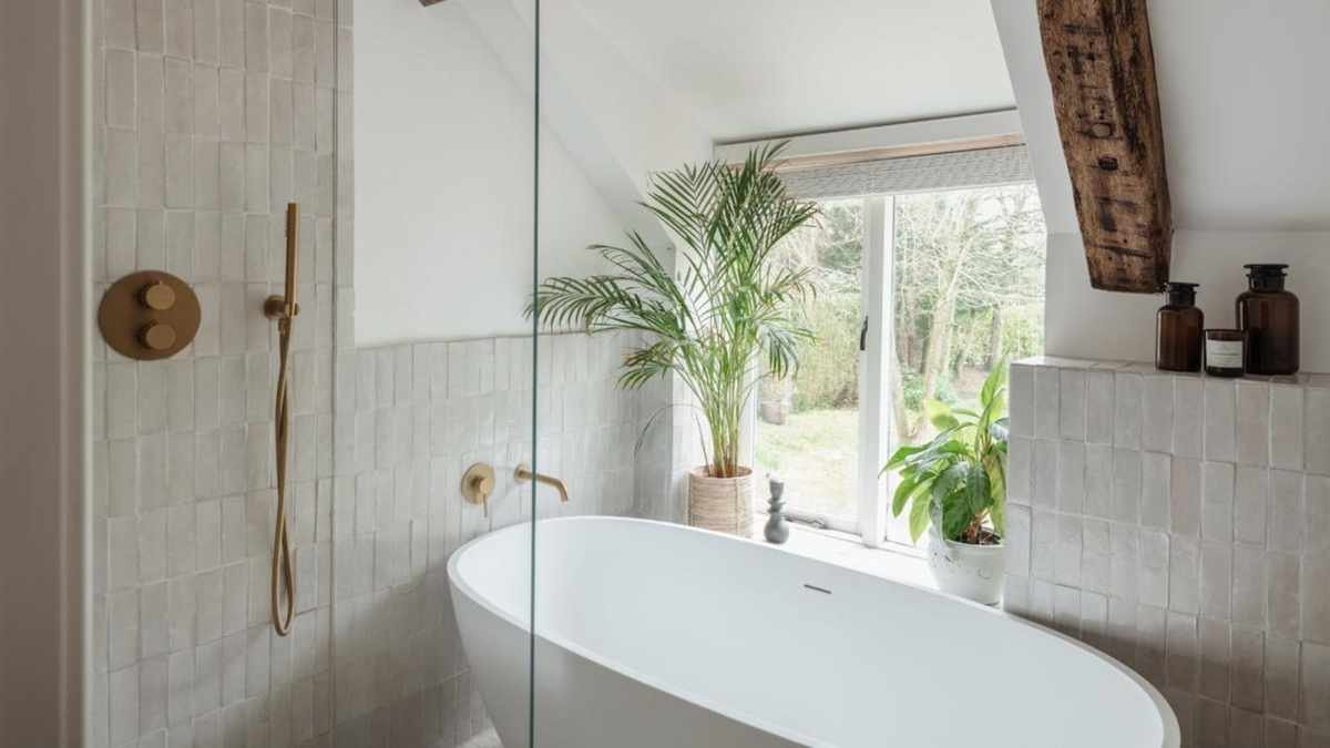 Master the 'S' Technique for Streak-Free Cleaning Every Time