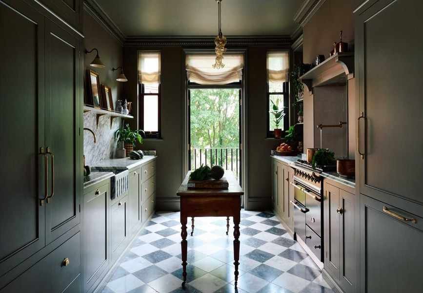 10 Galley Kitchen Inspirations for a Stylish and Functional Space