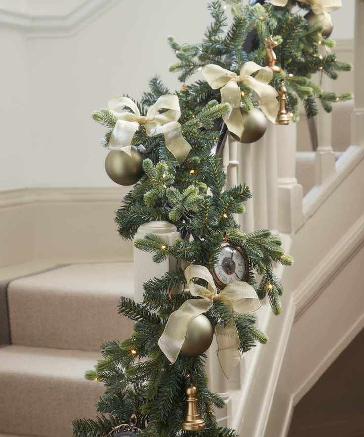 Cream banister, wreath wrapped banister