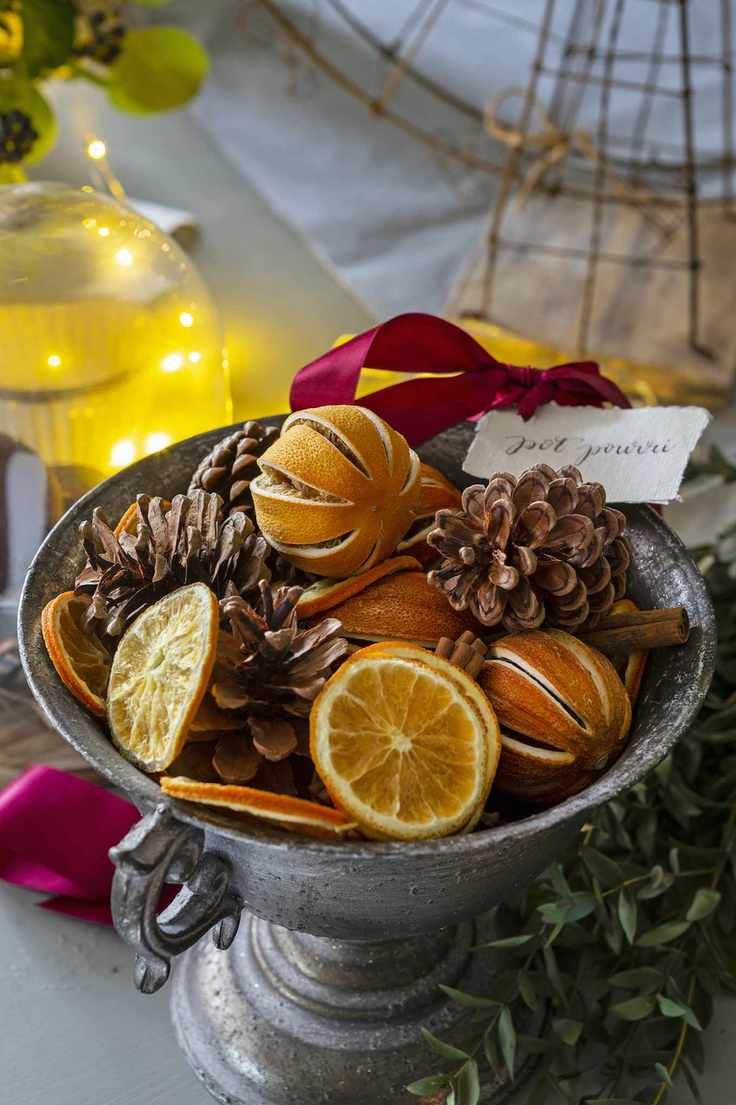 Pine cone and orange potpourri