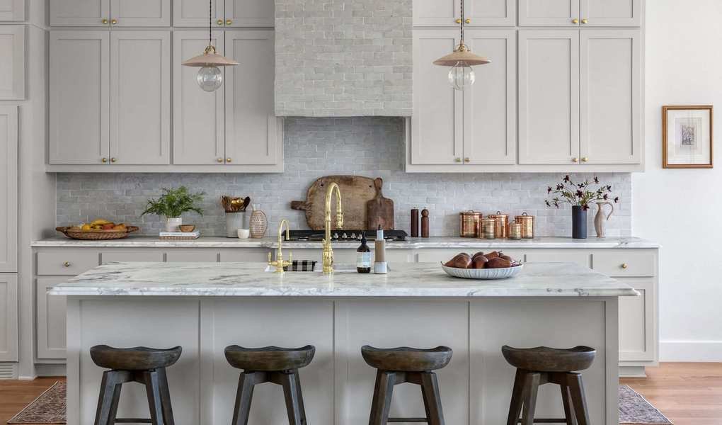 Organize Your Kitchen Island: 10 Practical Ideas for a Smart Space