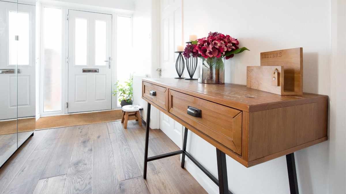 8 Items to Keep Out of Your Entryway to Prevent Clutter