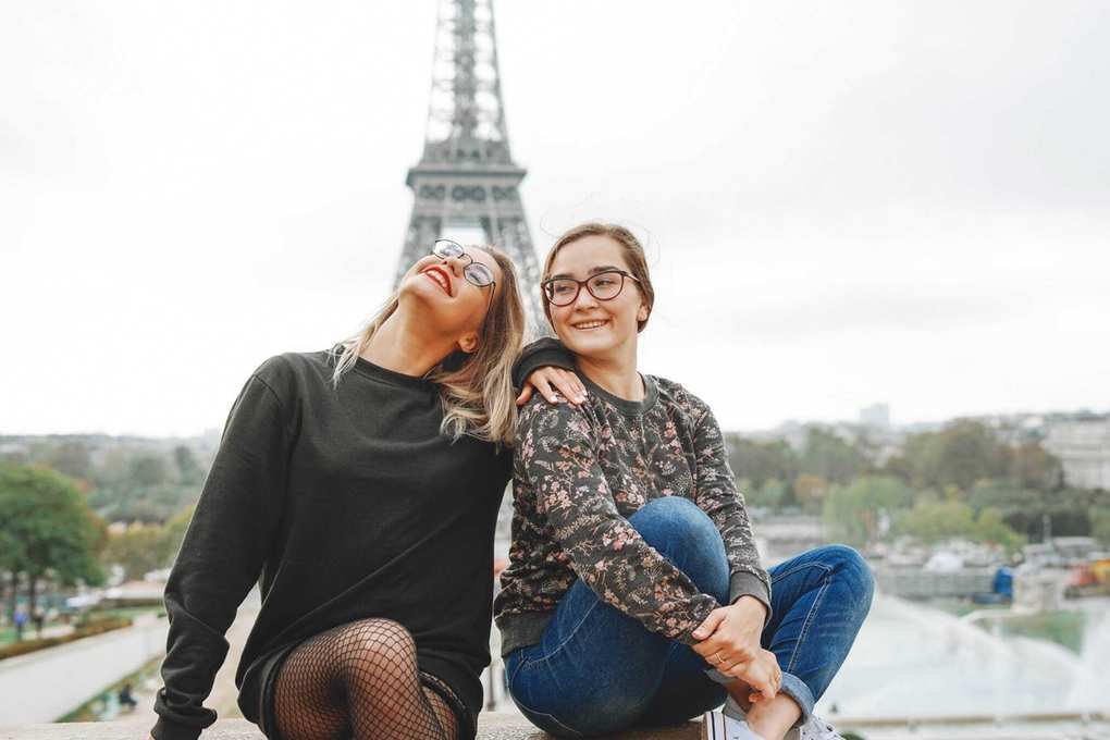 Navigating Different Spending Habits While Traveling With Friends
