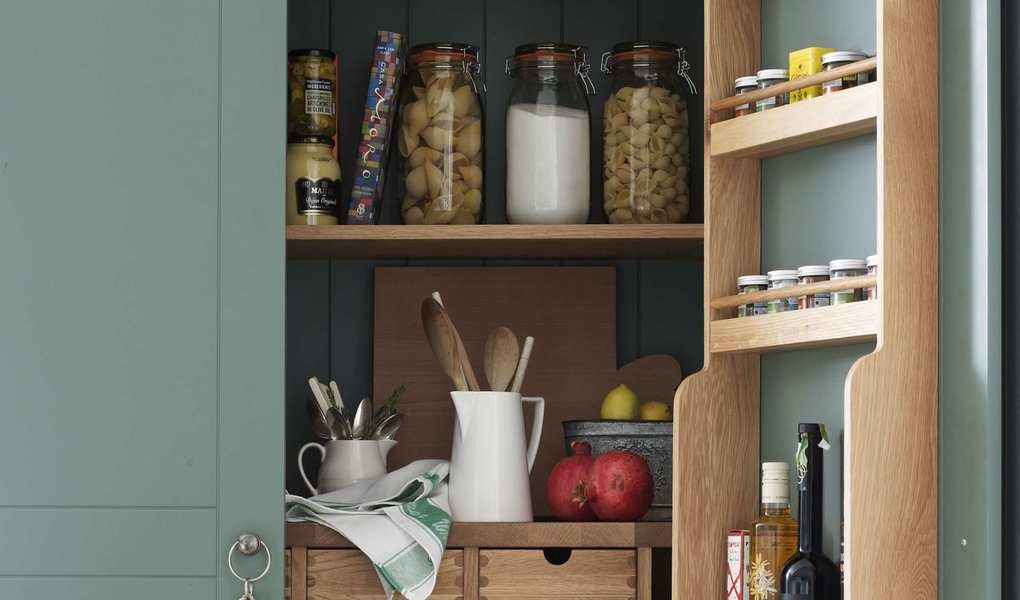 Organizing Small Kitchen Cabinets for Maximum Efficiency