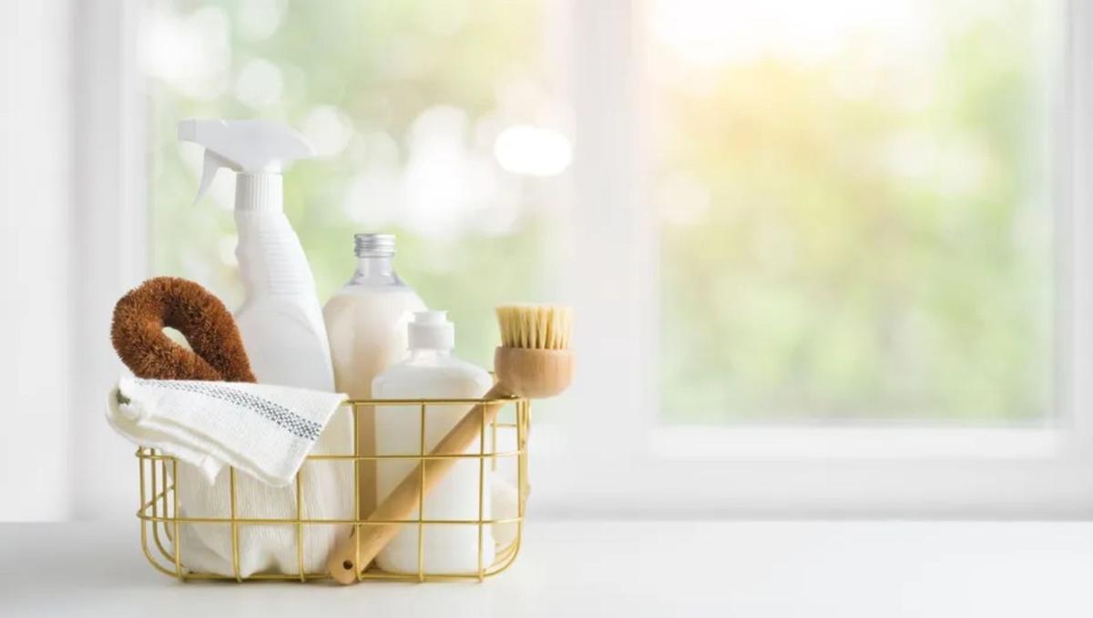4 Cleaning Supplies Professionals Always Regret Buying