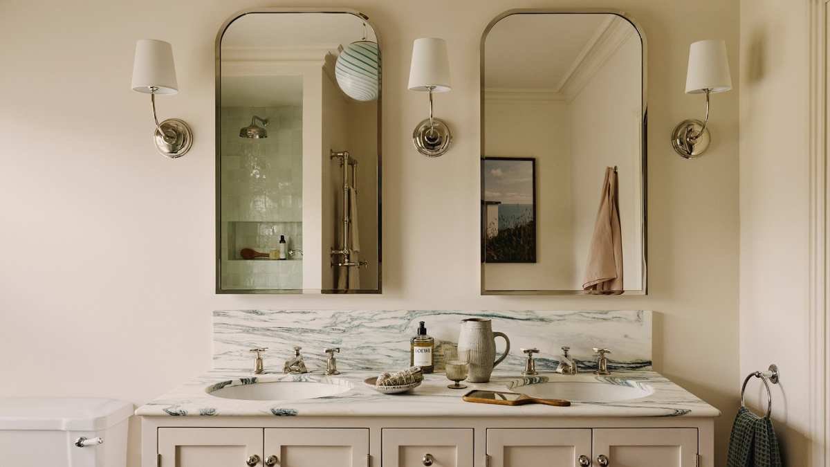 8 Stylish Small Bathroom Vanity Ideas for Compact Spaces