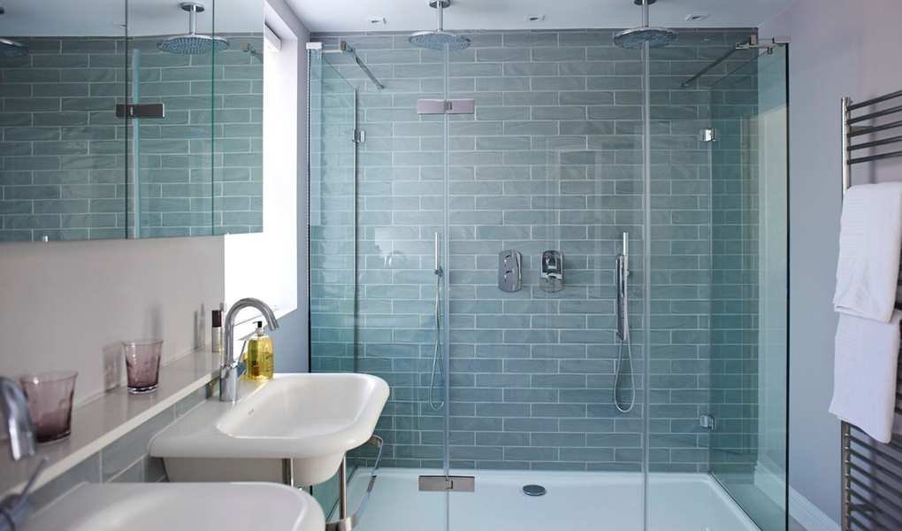 Create a Simple DIY Non-Toxic Bathroom Cleaner That Works Wonders