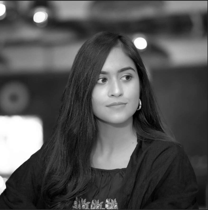 Amna M