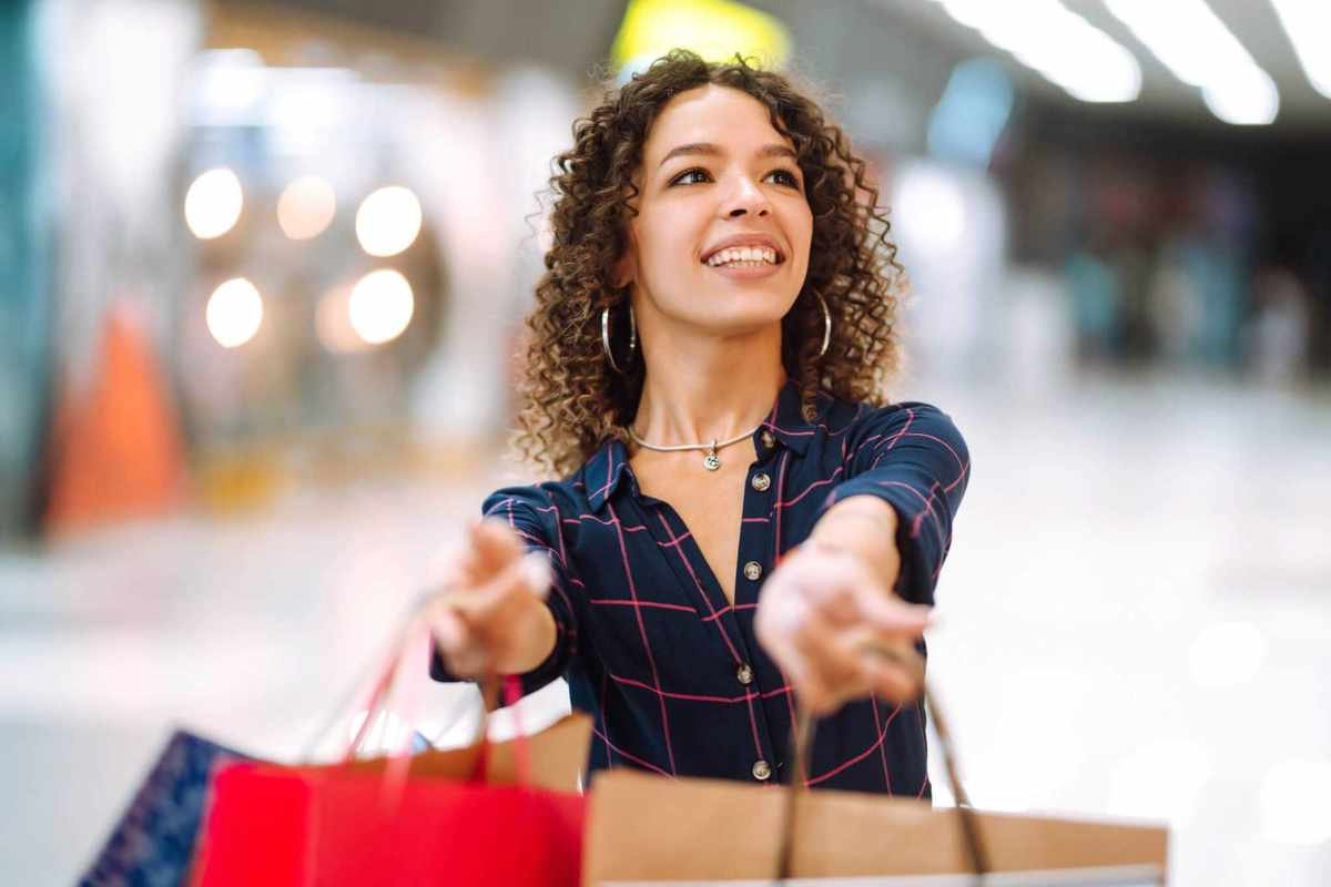 8 Smart Ways to Manage Your Spending Wisely