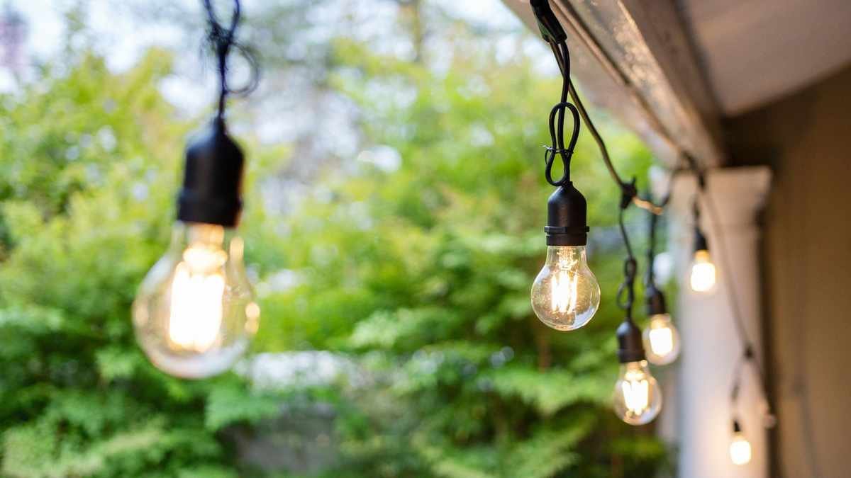 Avoid These 8 Mistakes with Solar Lights for Your Garden