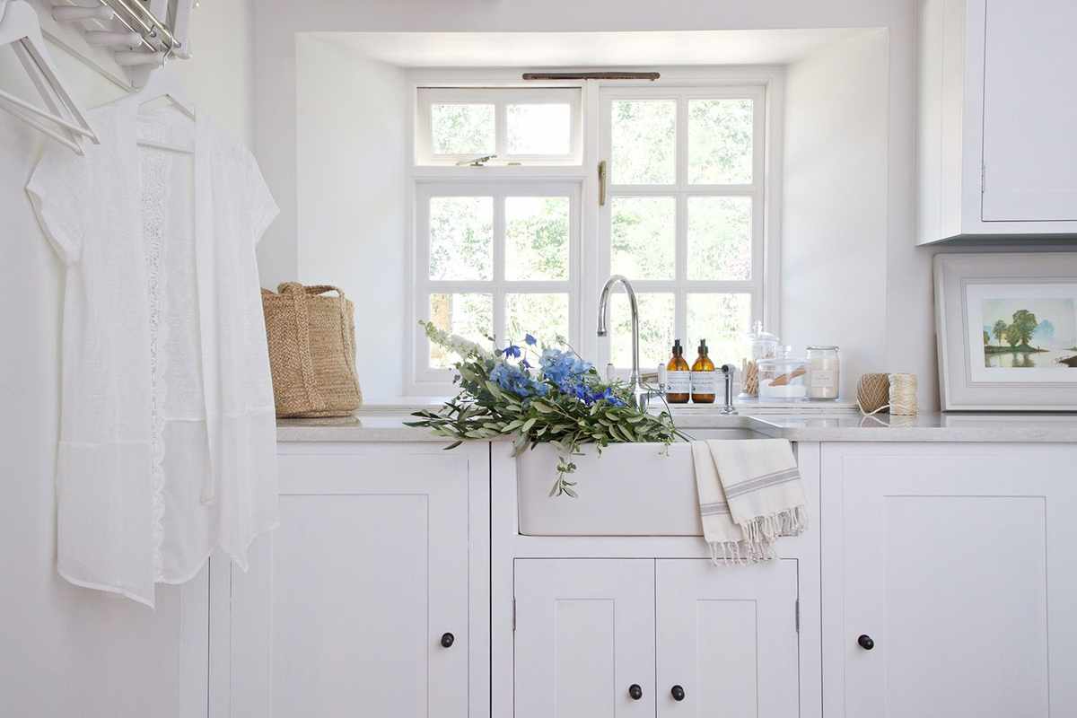 A Bed Sheet Hack for Quick Clothes Drying Without a Dryer