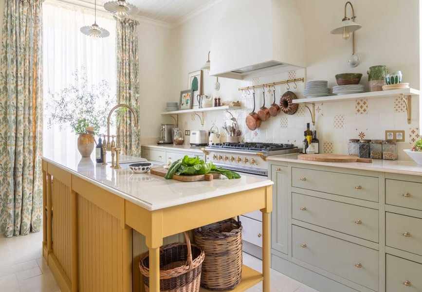 Choosing Kitchen Island Colors: Find the Perfect Shade for Your Space
