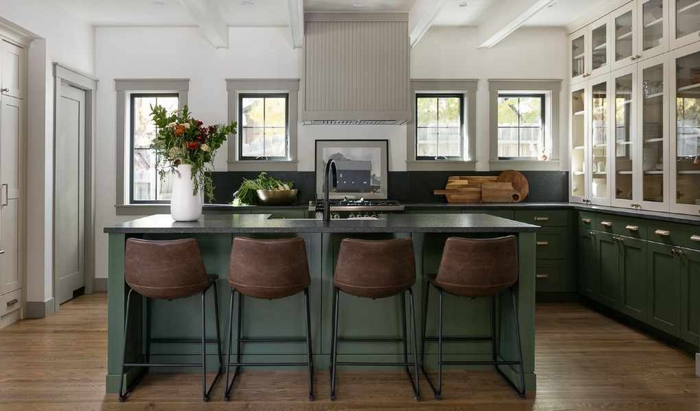 3 Reasons to Mop Your Floors with Cinnamon This Fall