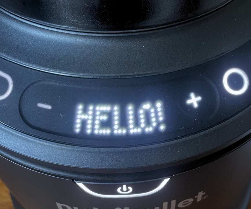 Nutribullet SmartSense Combo illuminated welcome panel greeting you 'hello!'