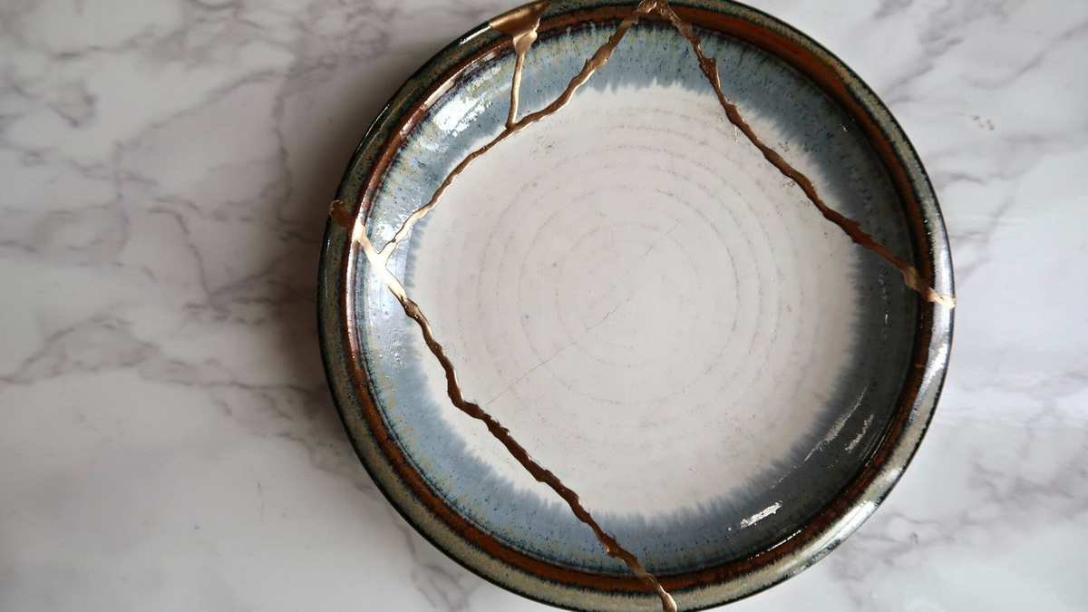 Transforming a Broken Vase into Art with Kintsugi