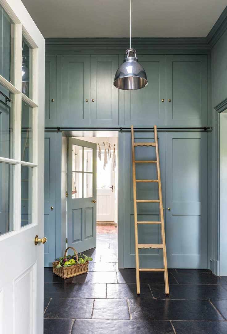Built-in hallway storage