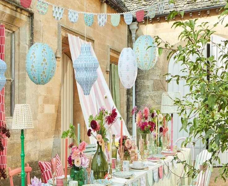 12 Wireless Outdoor Lights for Effortless Summer Gatherings