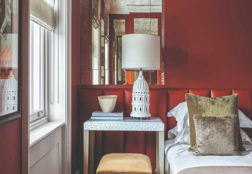 Are Mirrors in the Bedroom a Good Idea? Feng Shui Insights