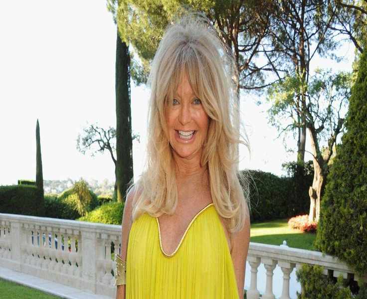 Goldie Hawn's Tuscan-Inspired Terrace: Create Your Own Elegant Outdoor Oasis