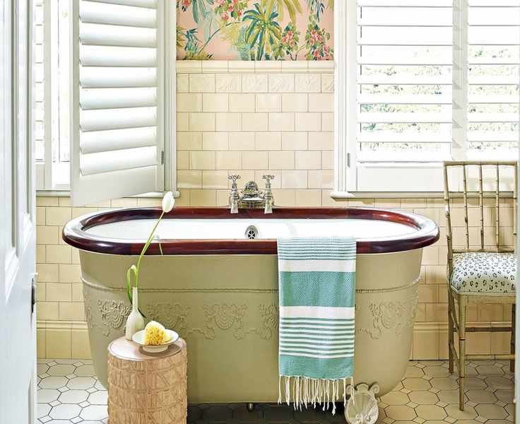 5 Bathroom Cleaning Hacks to Avoid and What to Use Instead