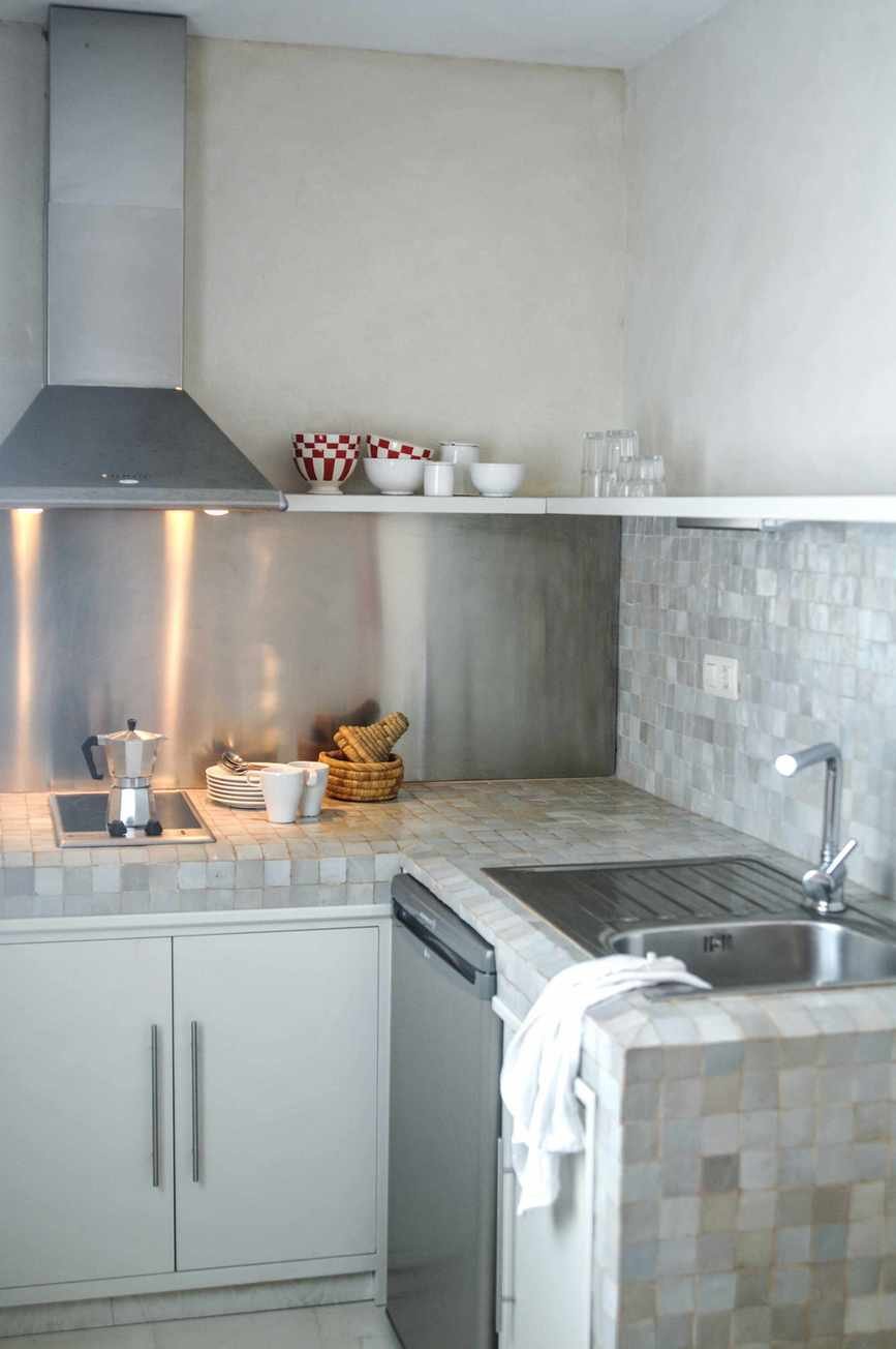 Zellige tiled countertop