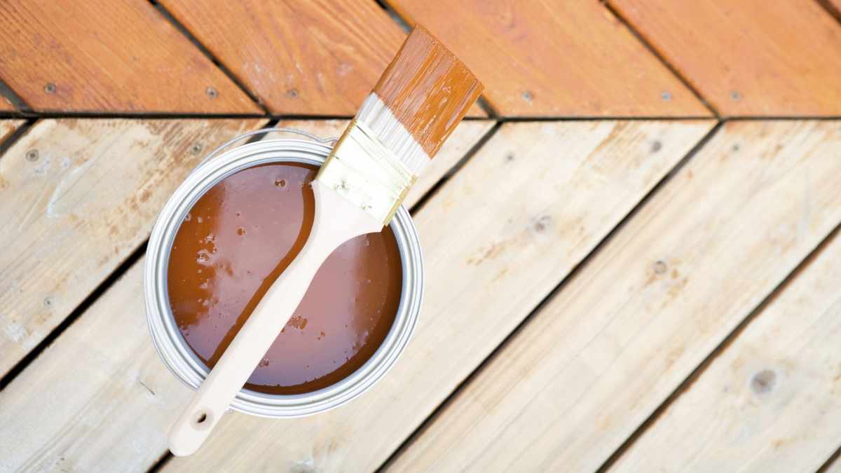 Painting Wood Floors: Achieve a Lasting Shine in 5 Steps