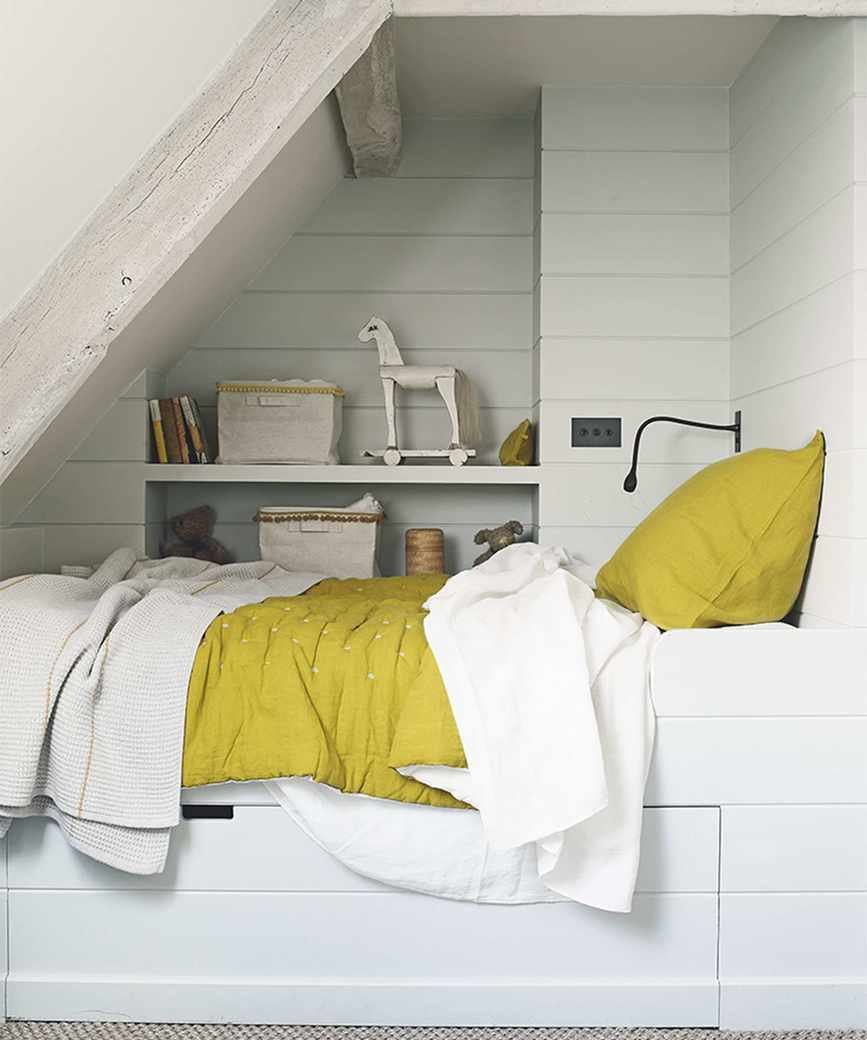 Small room bed ideas with cabin bed in loft bedroom