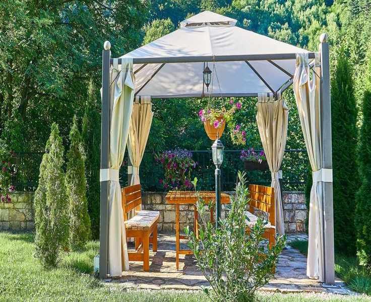 Gazebo vs. Pergola: Key Differences Explained