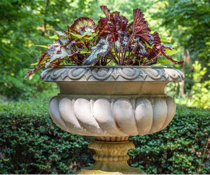 Urn fall planter