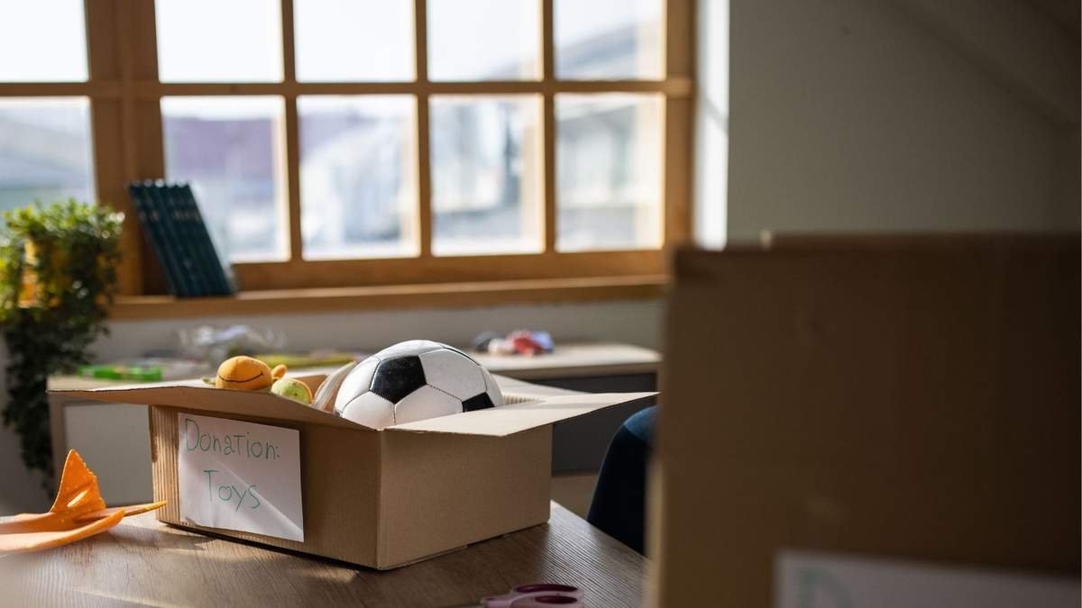 Should You Sell or Donate Your Decluttered Items? Expert Tips