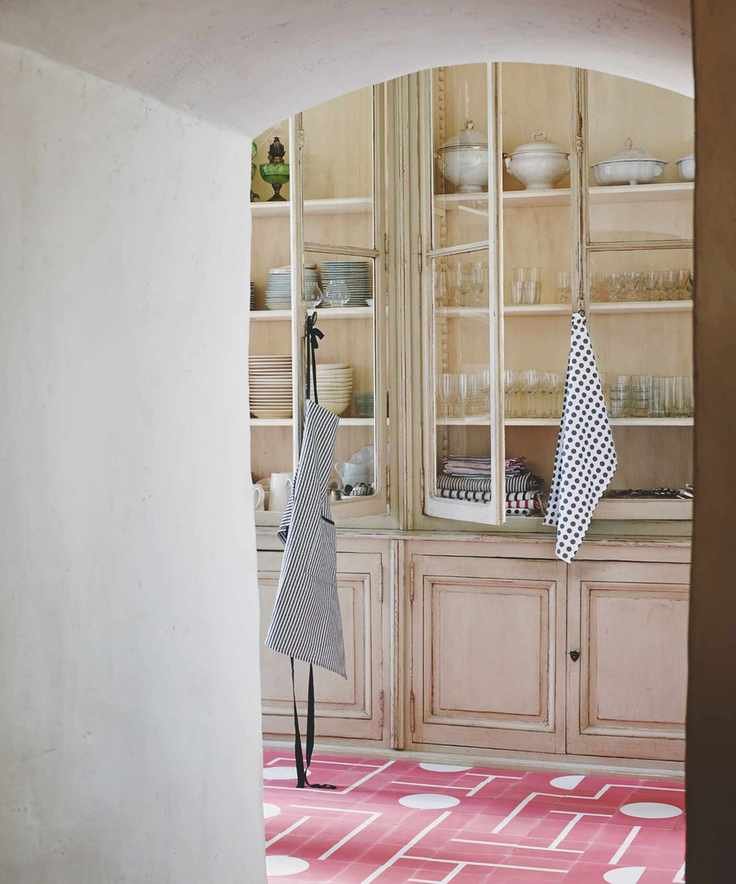 Display of glassware in a stylish kitchen