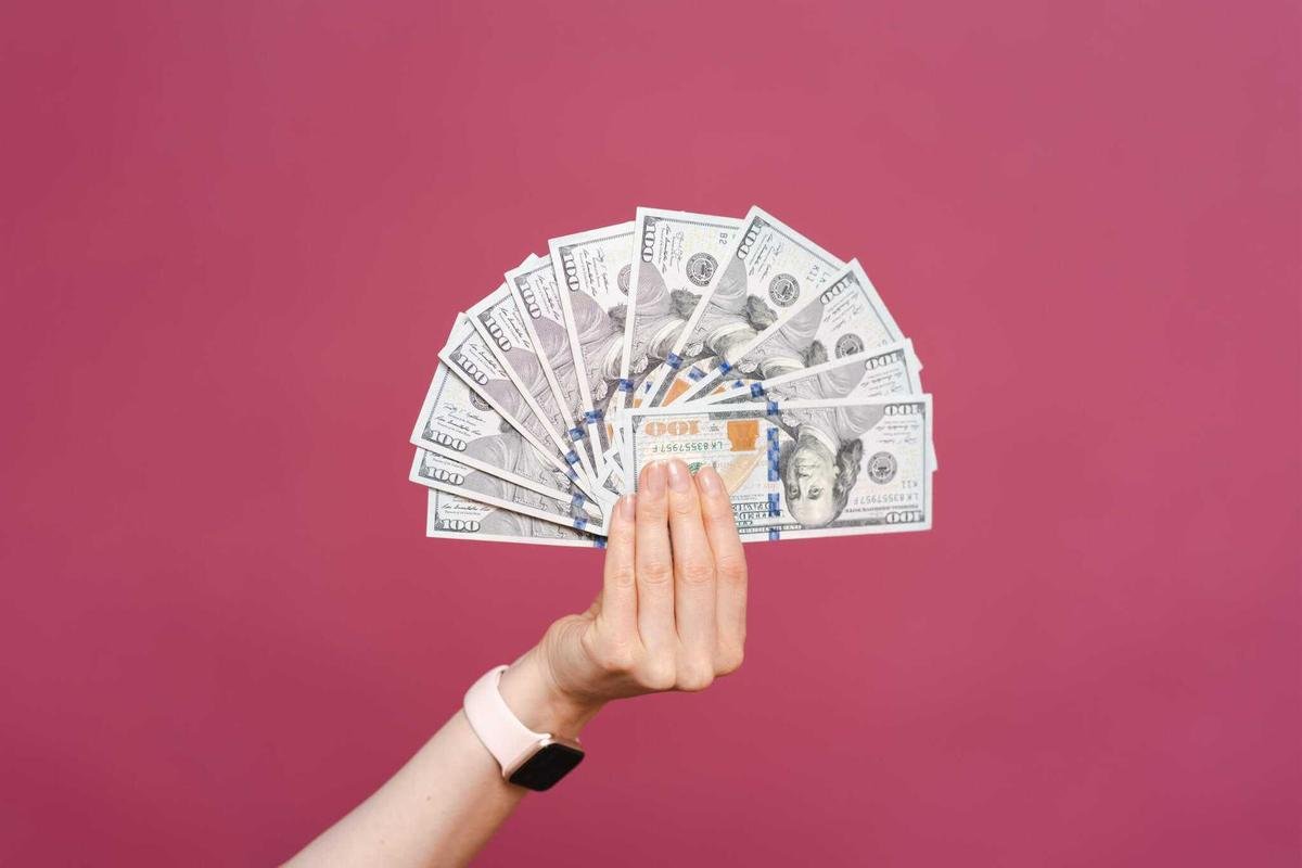 Morgan Housel Discusses Spending Money Wisely and Guilt-Free