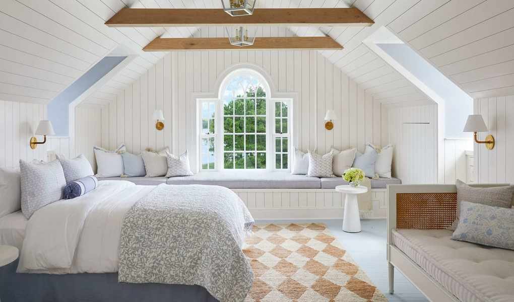 Mastering the Eastcoastal Style: A Designer's Guide to Coastal Living