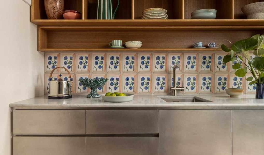 2026's Chicest Kitchens Embrace the High-Low Material Blend Trend