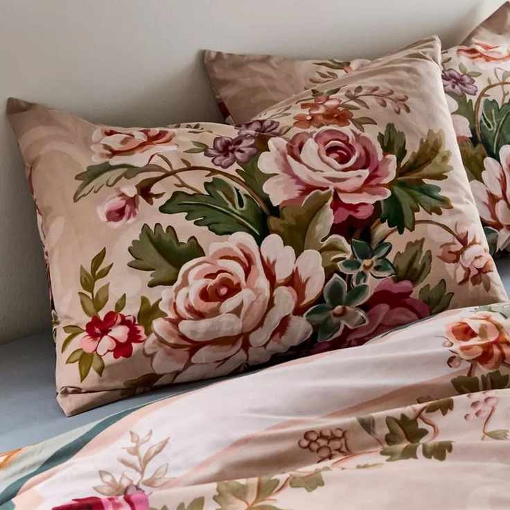 Antoinette Floral Pattern Sham Set