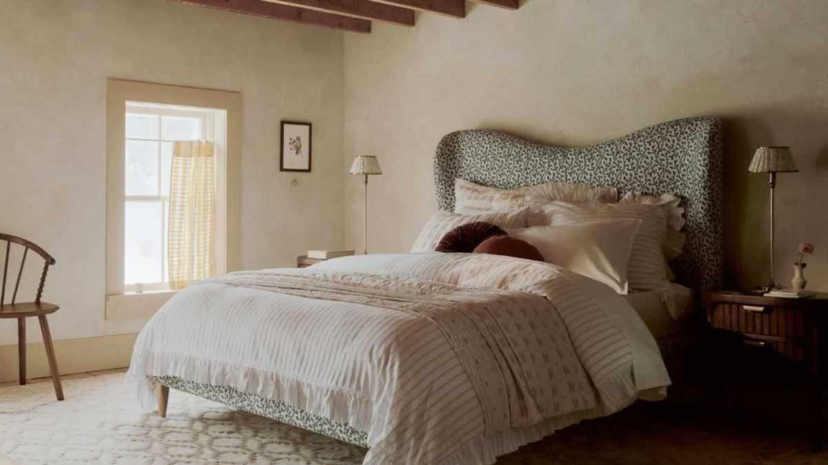 Brighten Your Bedroom for Spring in Just 10 Minutes with This Easy Color Change