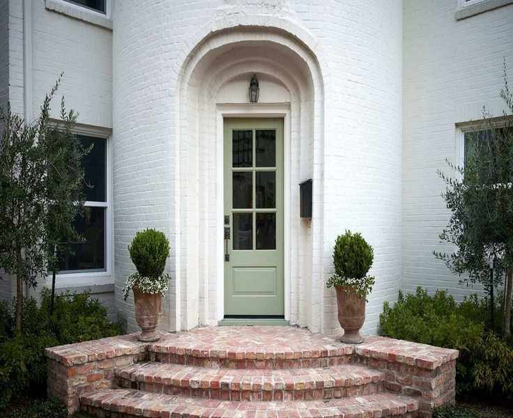 Front Door Color Trends: 5 Shades Designers Are Leaving Behind in 2026