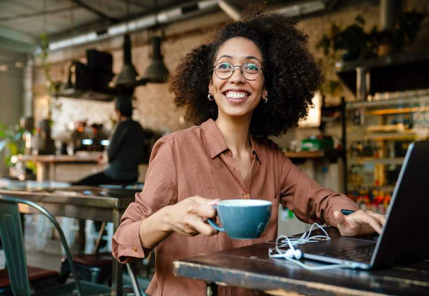 Evaluating Your Daily Latte: Coffee Shop Costs vs. Home Brewing